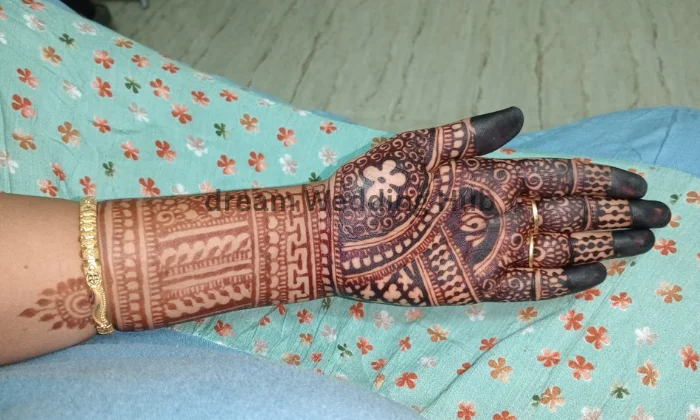 KaviPriya Mehandi Artist